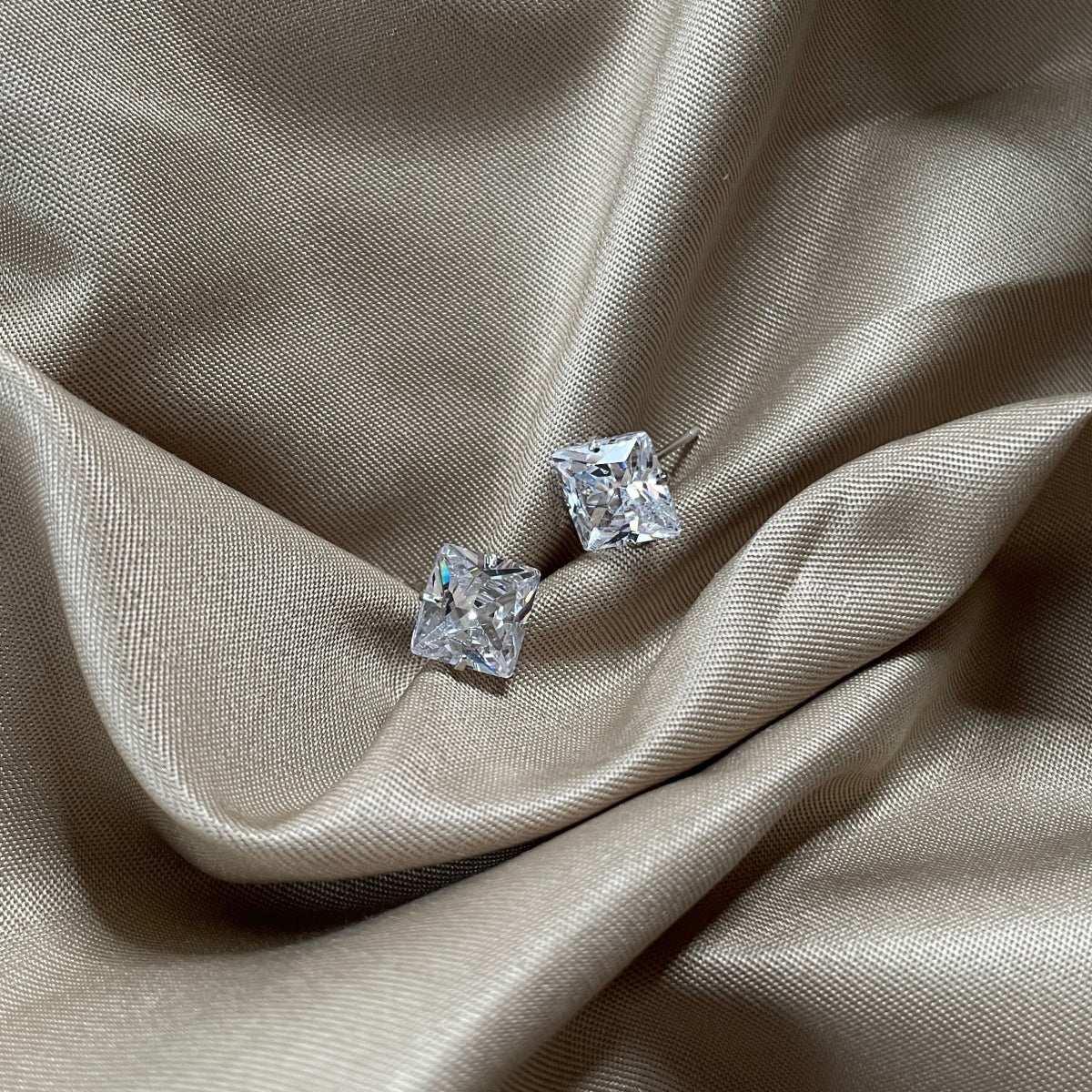 Stylish Shiny Square Center Stone Stud Earrings