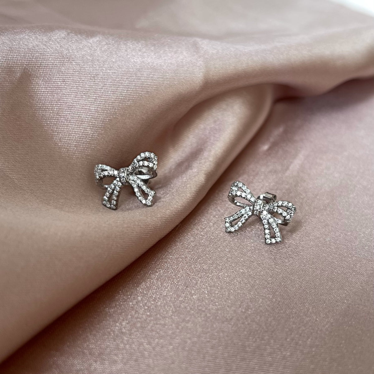 Dainty Bow Shape Earrings