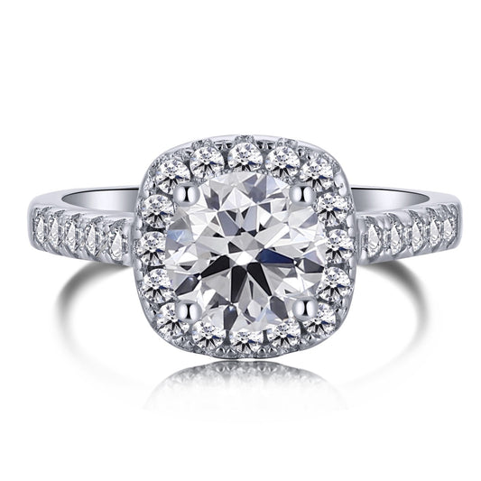 Dazzling Resplendent Round Cut Wedding Ring