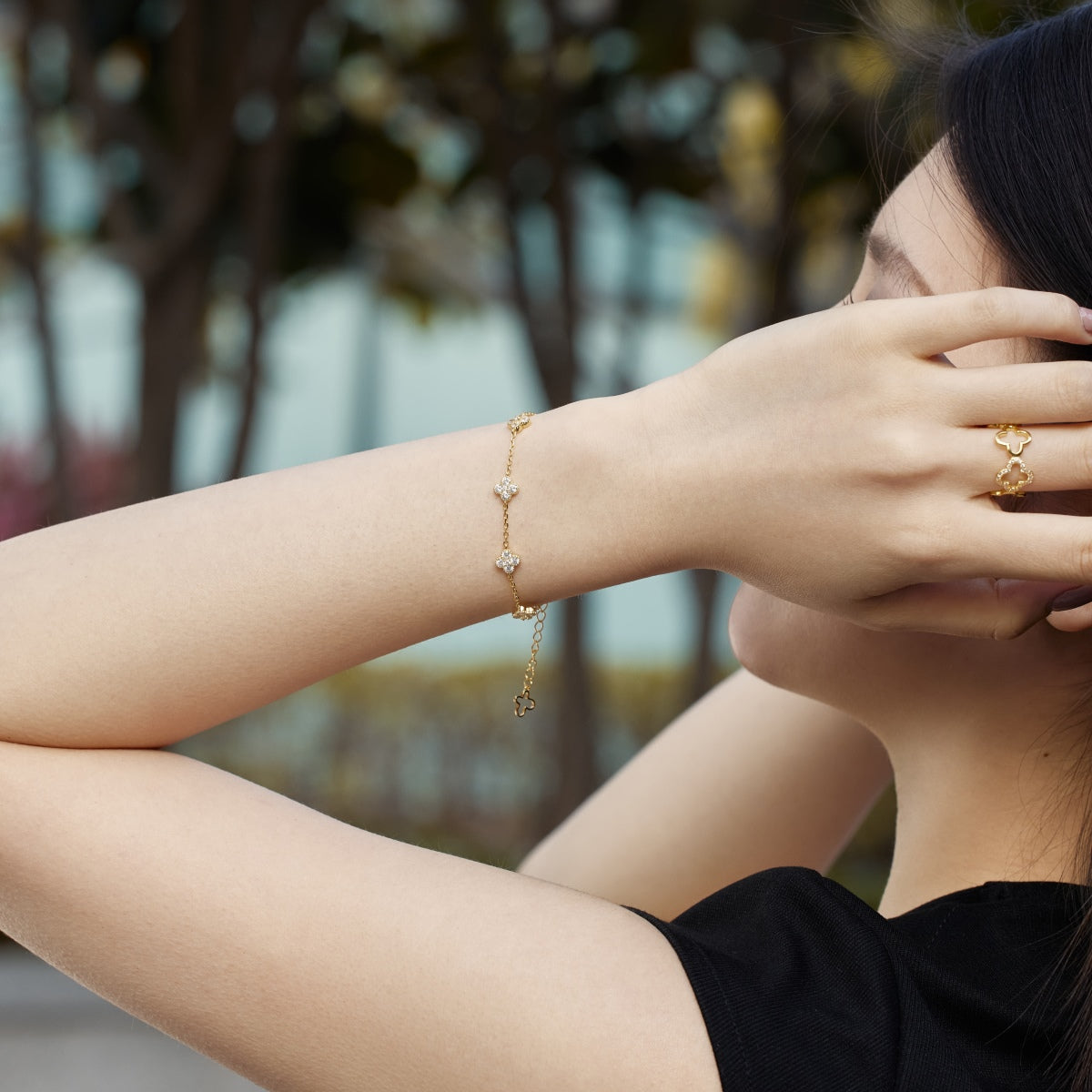 Four-Leaf Clover Hollow Butterfly Bracelet