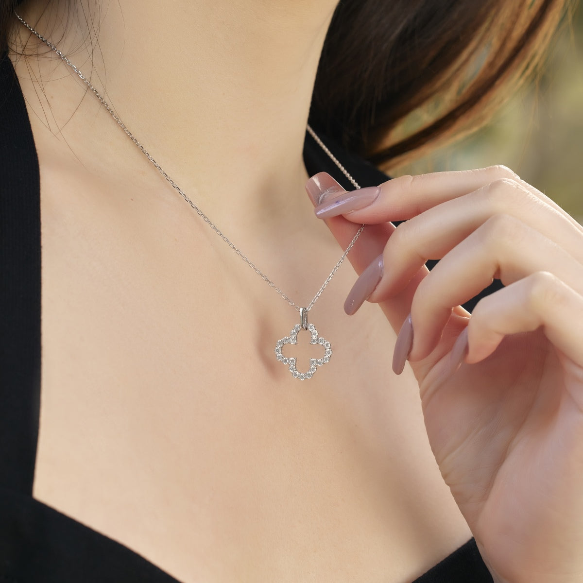 Four-Leaf Clover Hollow Design Exquisite Necklace