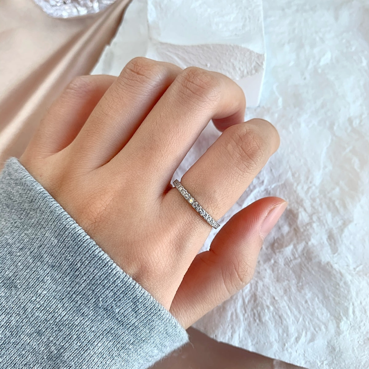 Delicate Sparkling Round Cut Daily Ring