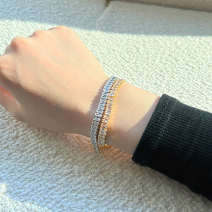 Exquisites Smaragdschliff-Tagesarmband