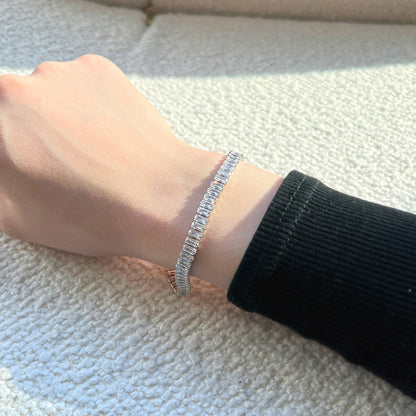 Exquisites Smaragdschliff-Tagesarmband