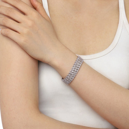 Verziertes, elegantes Partyarmband im Rundschliff