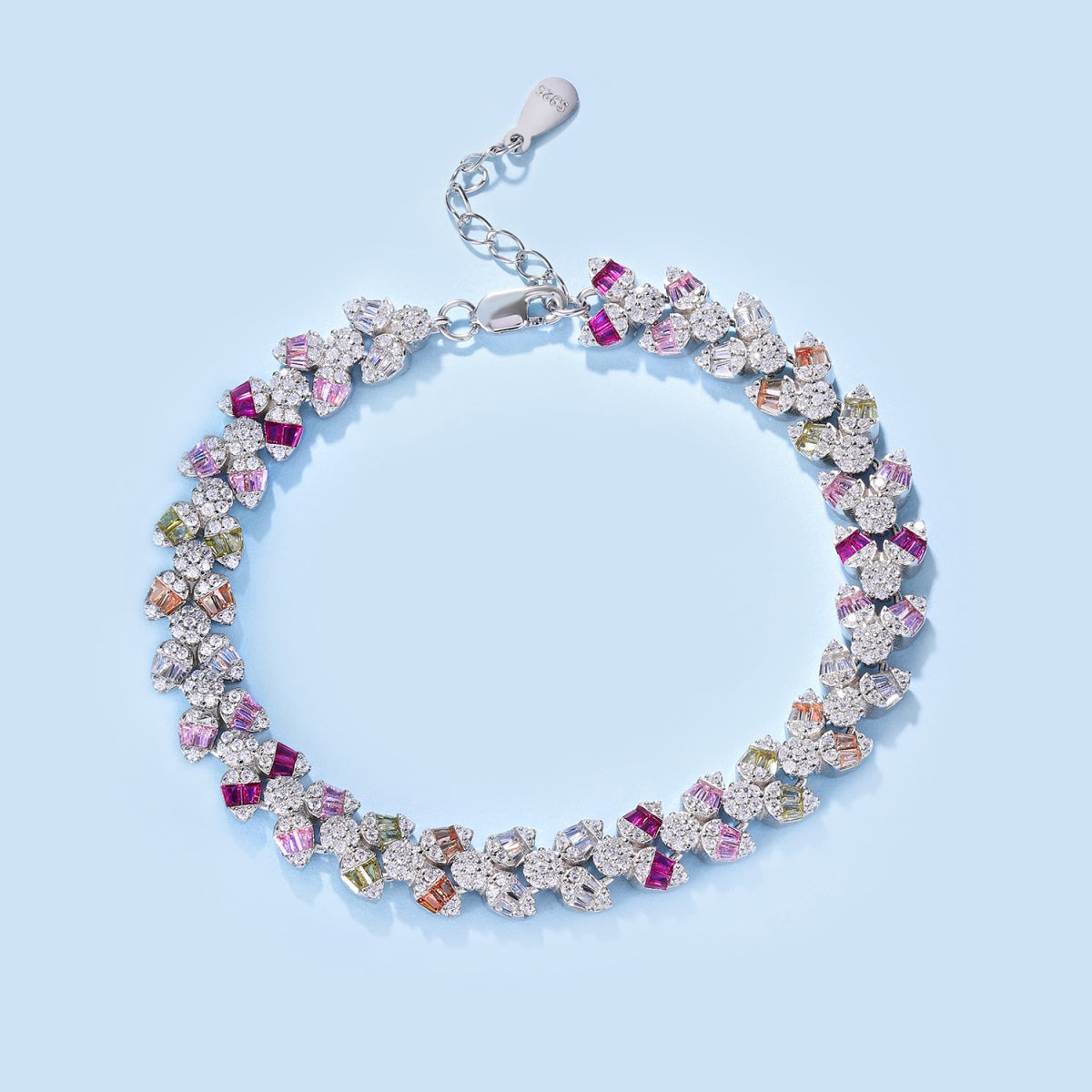 Zierliches, exquisites Armband in Blumenform für den Alltag