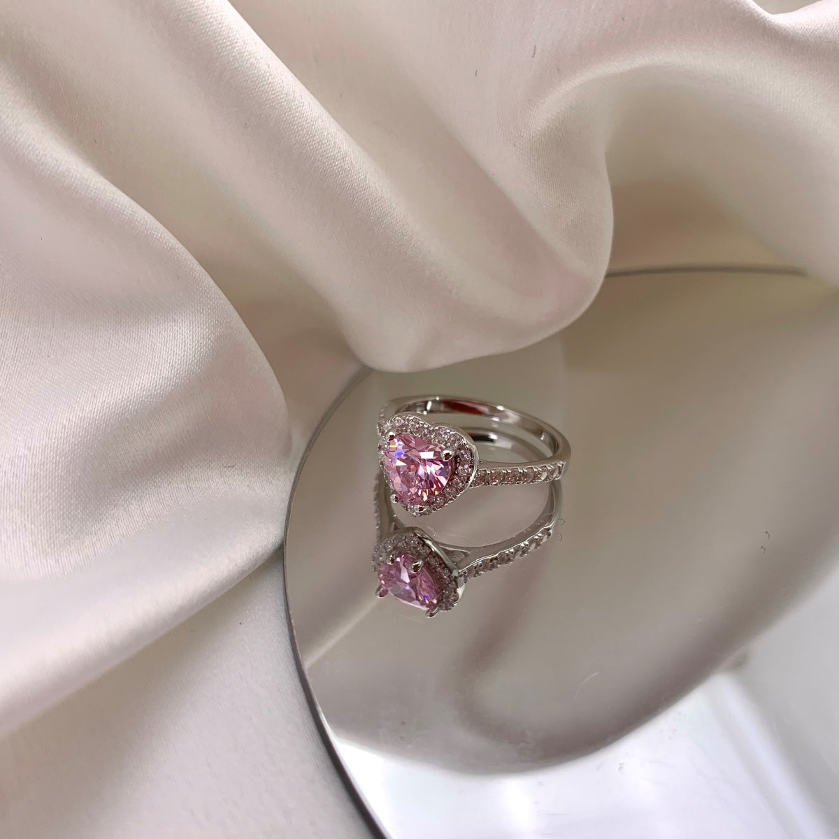 Eternity Splashy Romantic Heart Shape Lover Ring