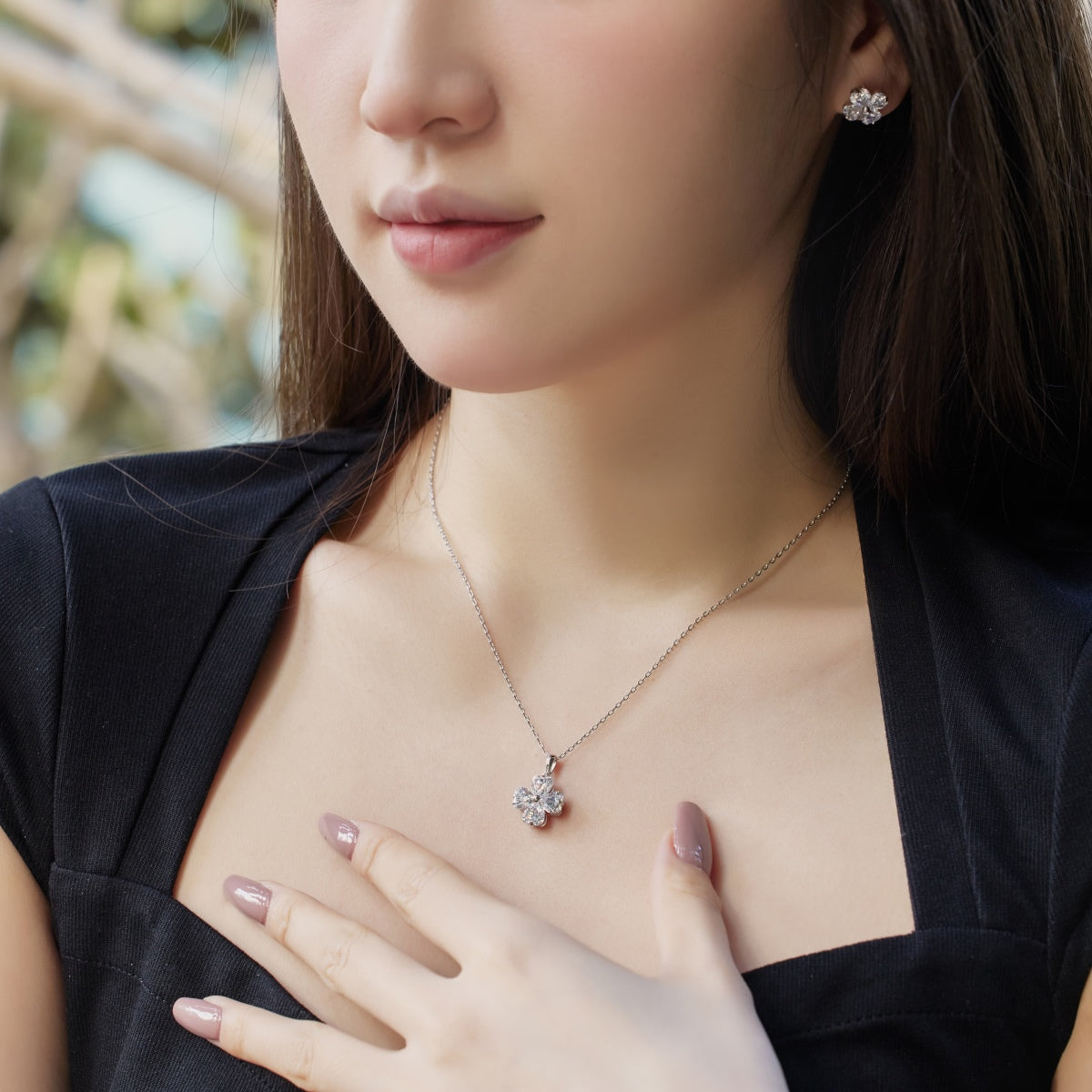 Heart-Shaped Four-Leaf Clover Bead Necklace