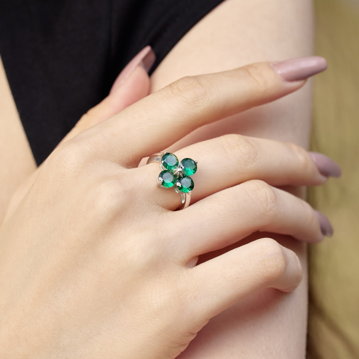 Four-Leaf Clover Eight-Pointed Star Ring