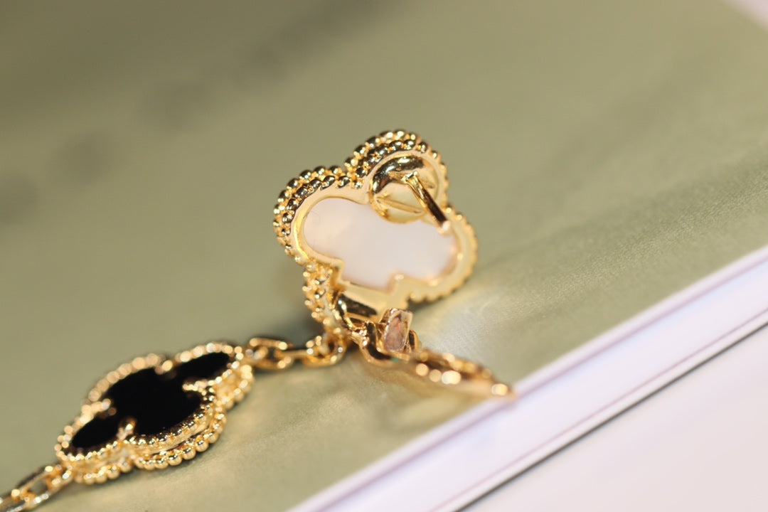 [Love More]CLOVER OHRRINGE GOLD ONYX MOP 3 MOTIV 