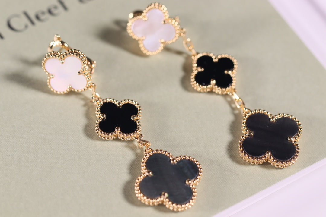 [Love More]CLOVER EARRINGS GOLD ONYX MOP 3 MOTIF