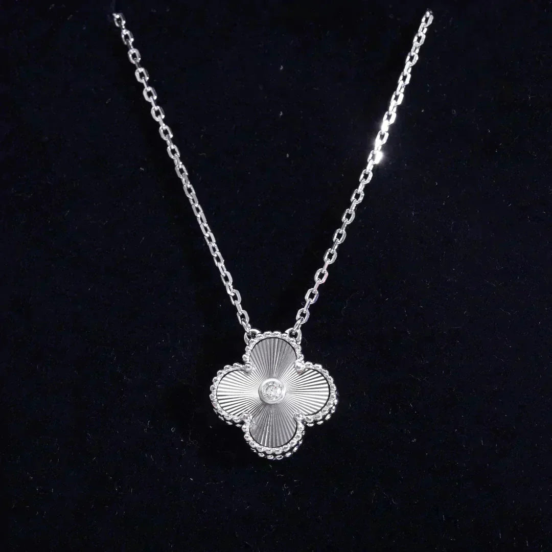 [Love More]CLOVER 15MM DIAMANT LASER HALSKETTE SILBER