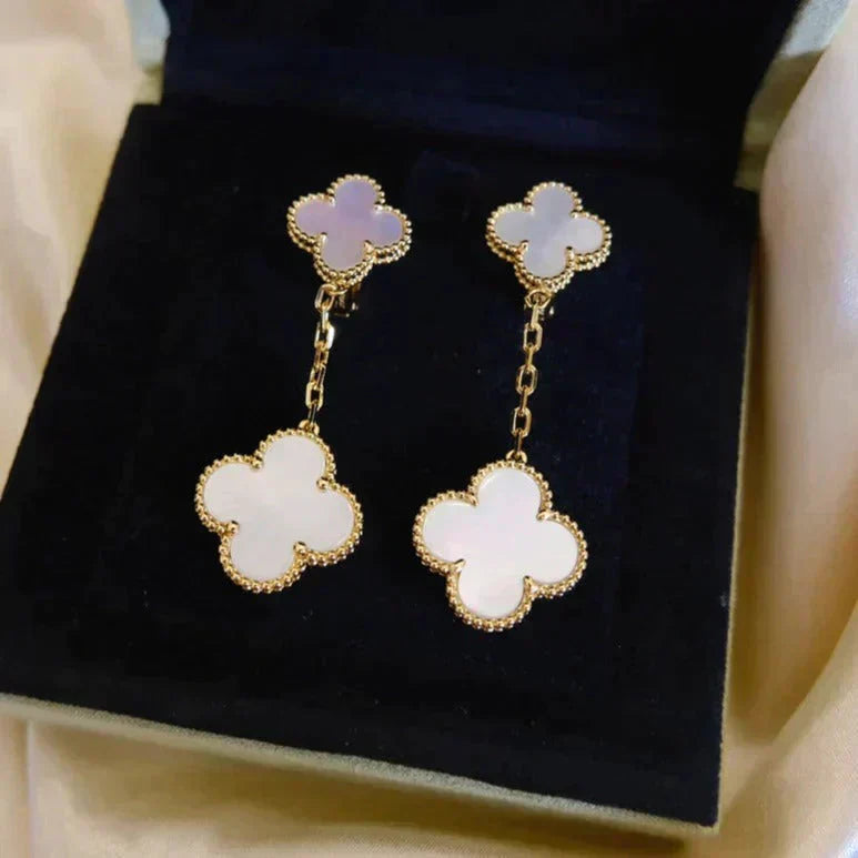 [Love More]CLOVER 2 MOTIF WHITE MOP EARRINGS