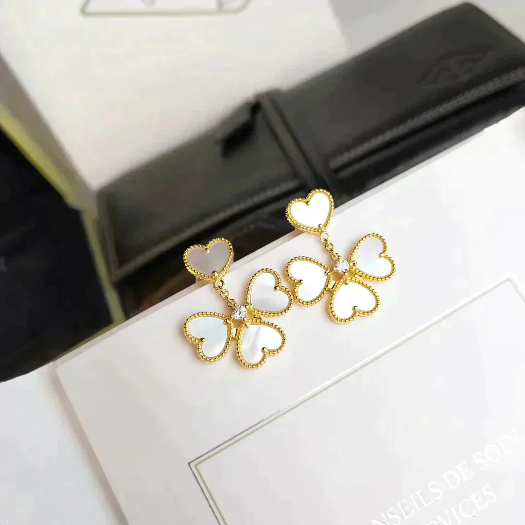 [Love More]CLOVER SWEET WHITE MOP EARRINGS