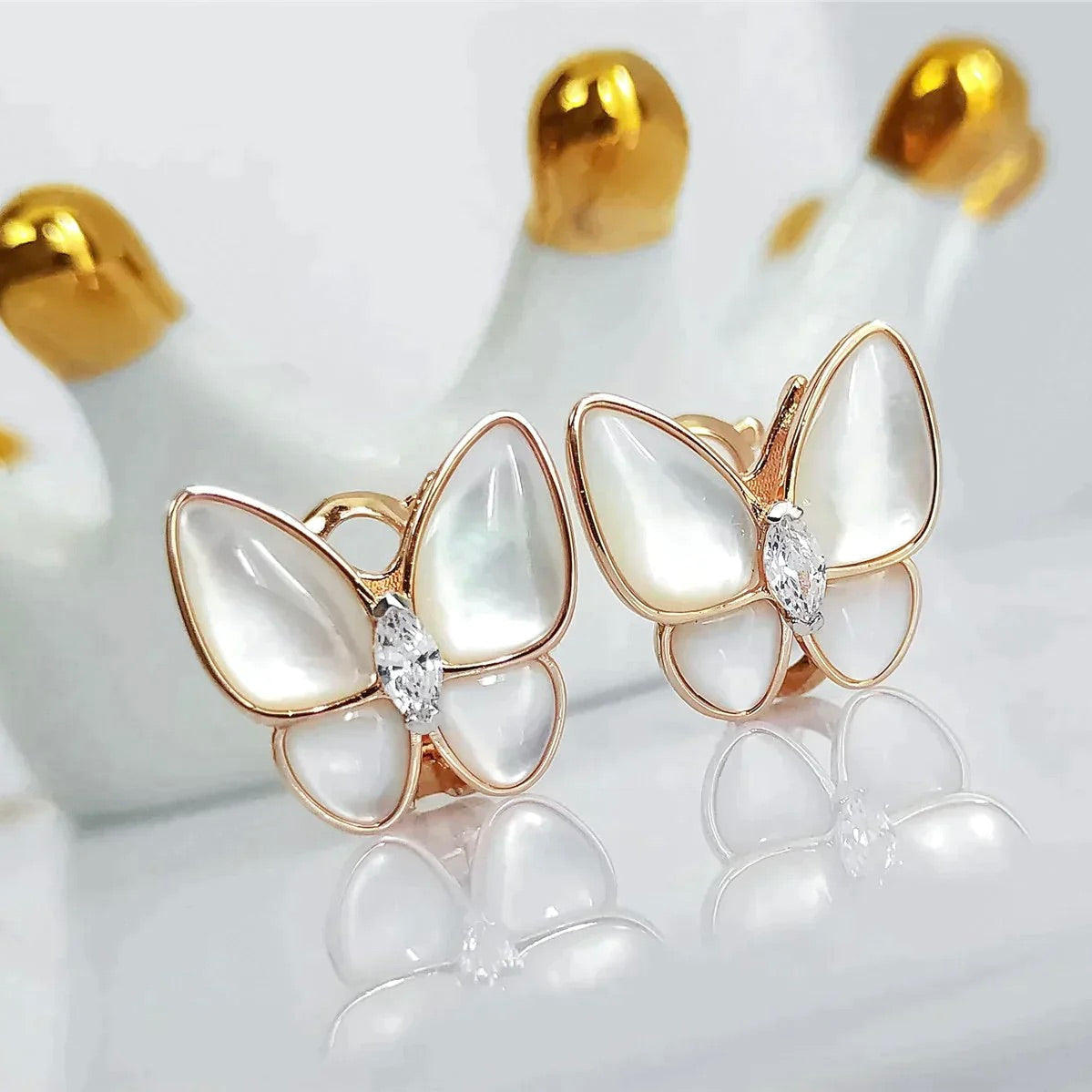 [Love More]BUTTERFLY MOP DIAMOND EARRINGS