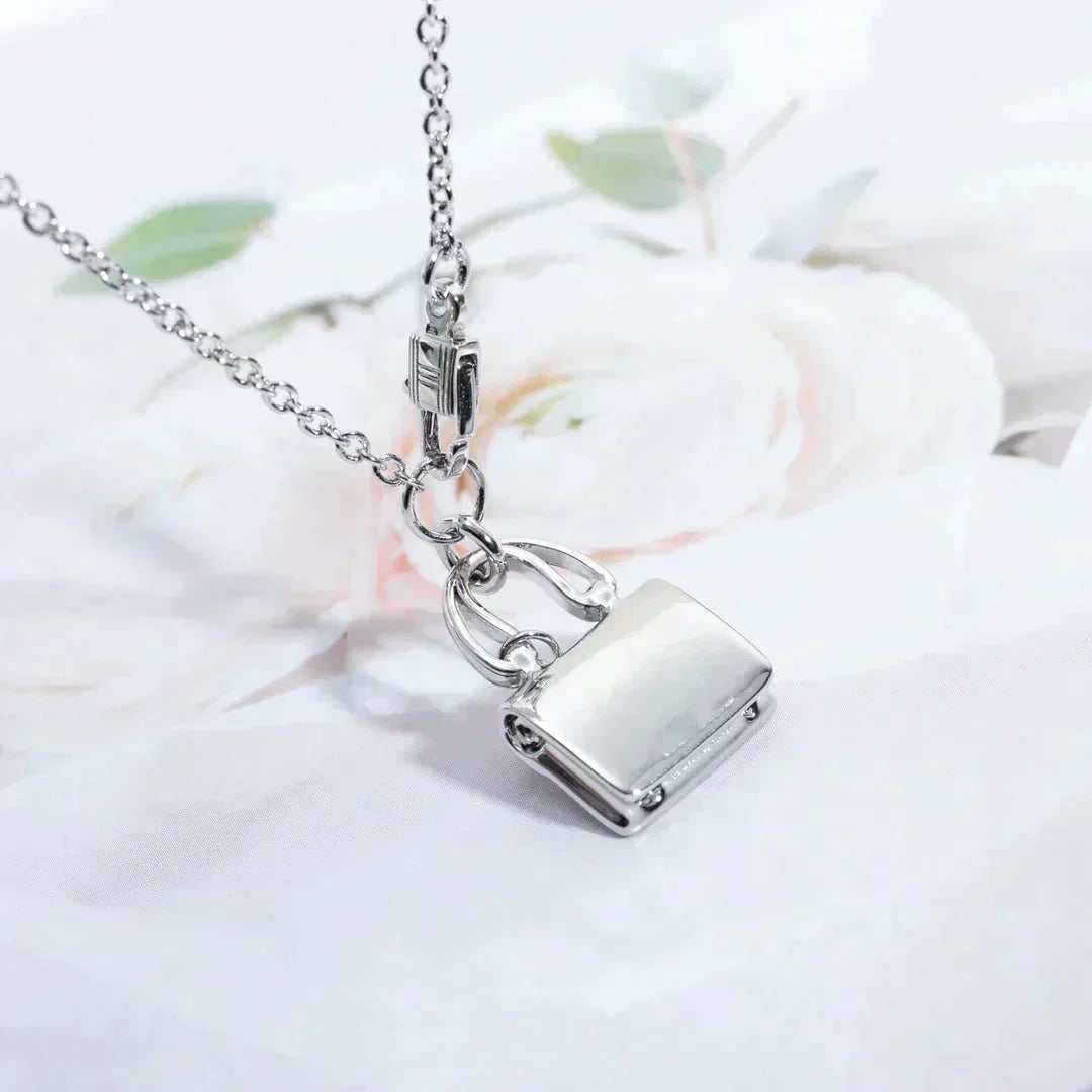 [Love More]AMULETTE PEDANT SILVER NECKLACE