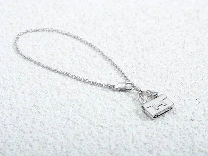 [Love More]AMULETTE PEDANT SILVER NECKLACE