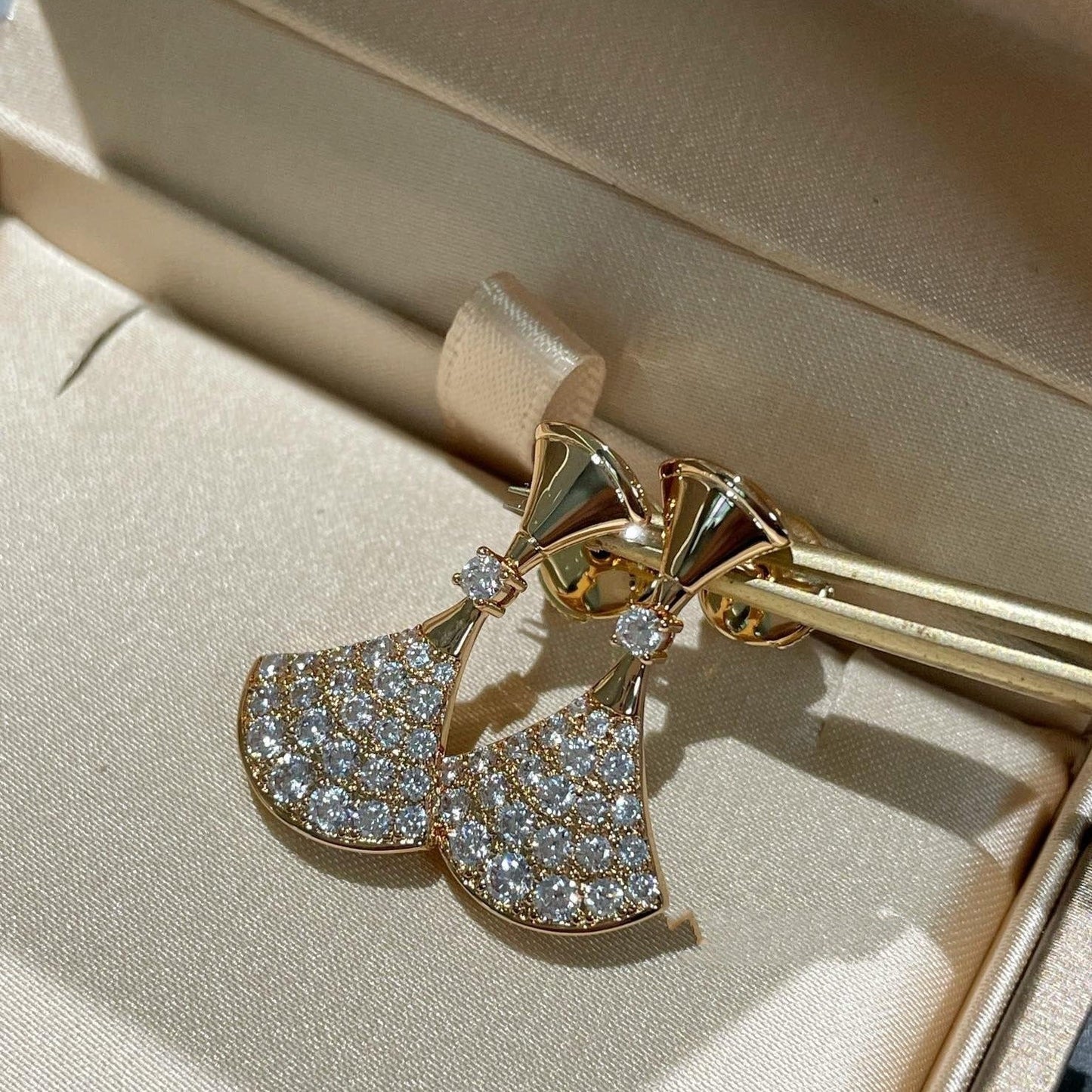 [Love More]DREAM EARRINGS DIAMOND