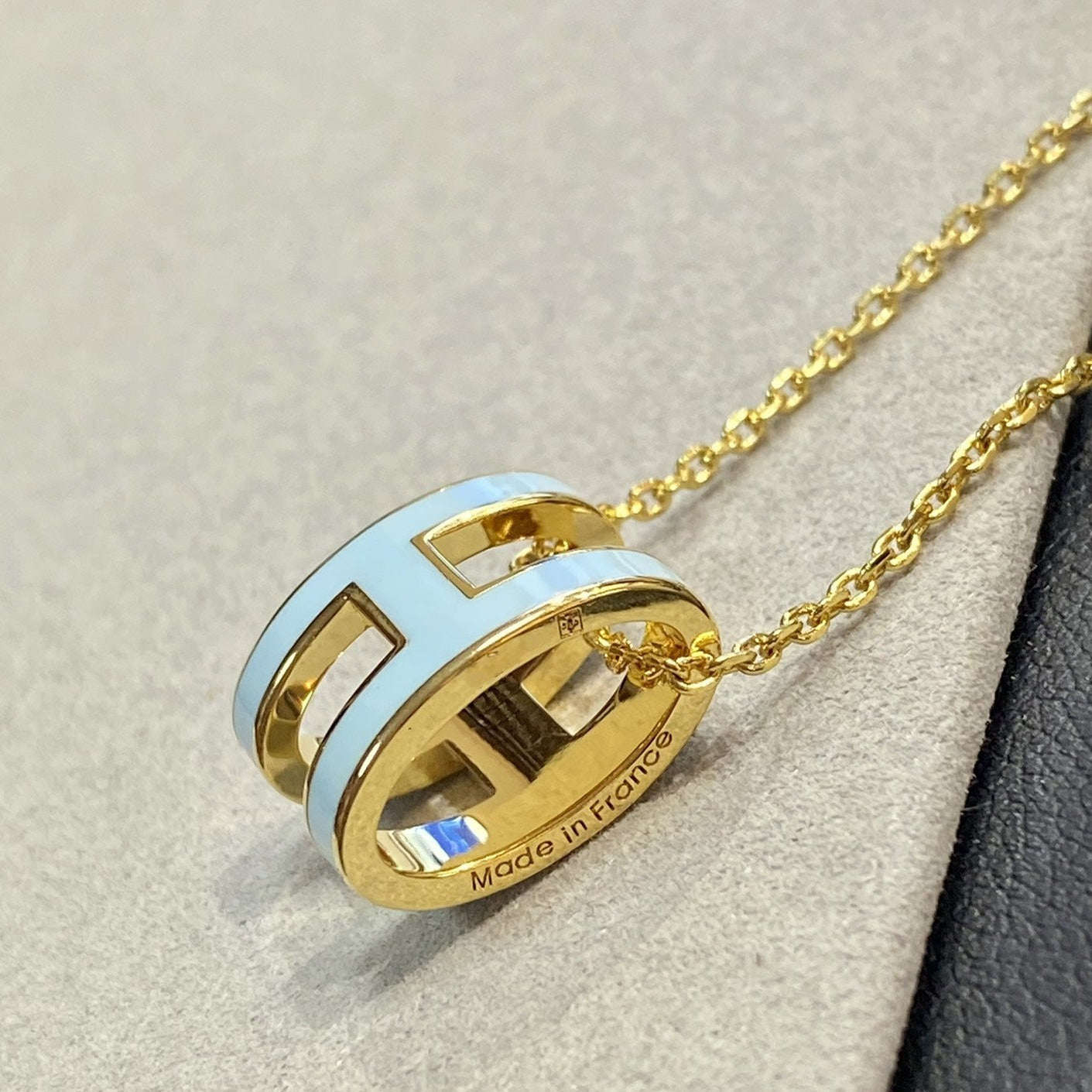 [Love More]POP H LIGHT BLUE NECKLACE