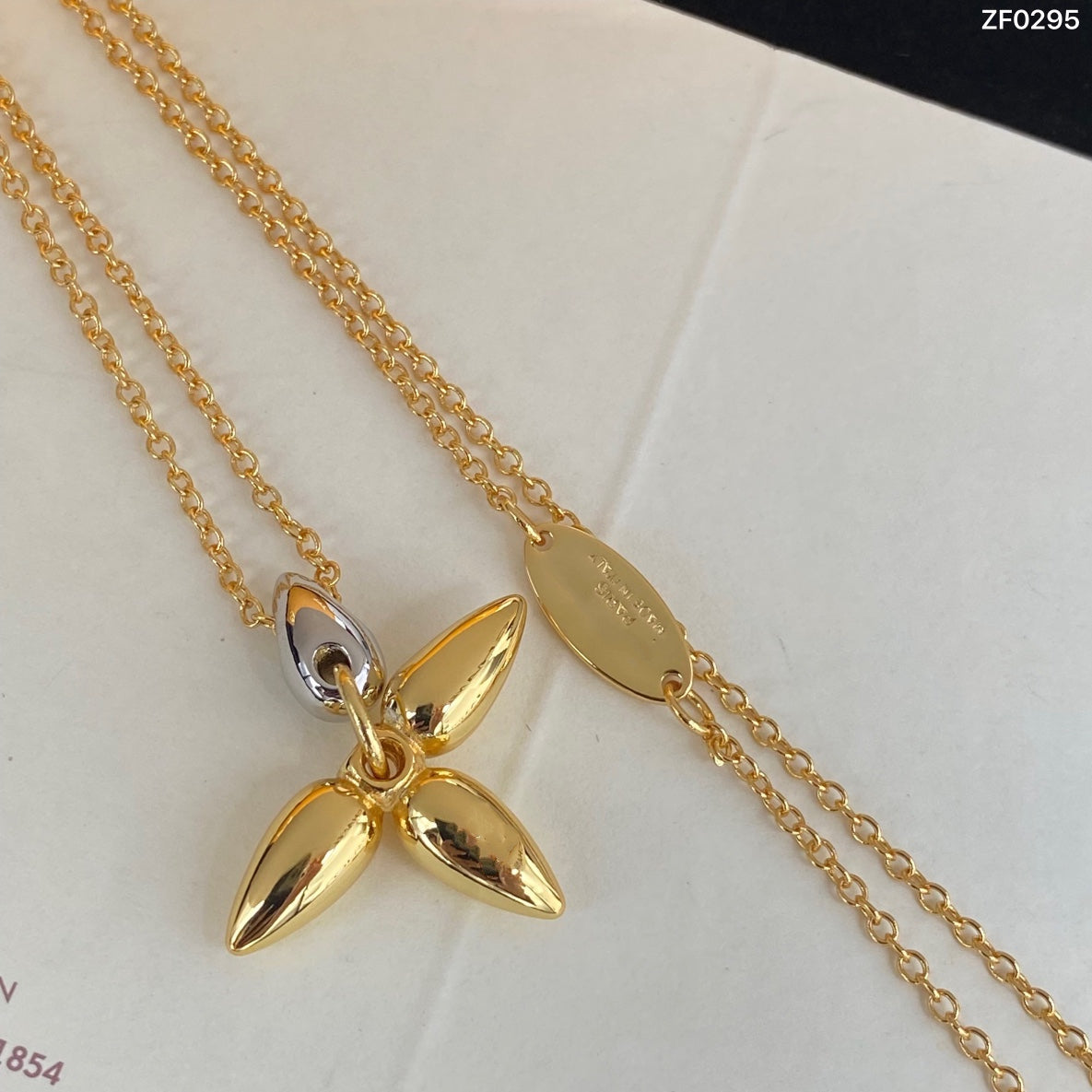 [Love More]LOUISETTE PEDANT GOLD NECKLACE