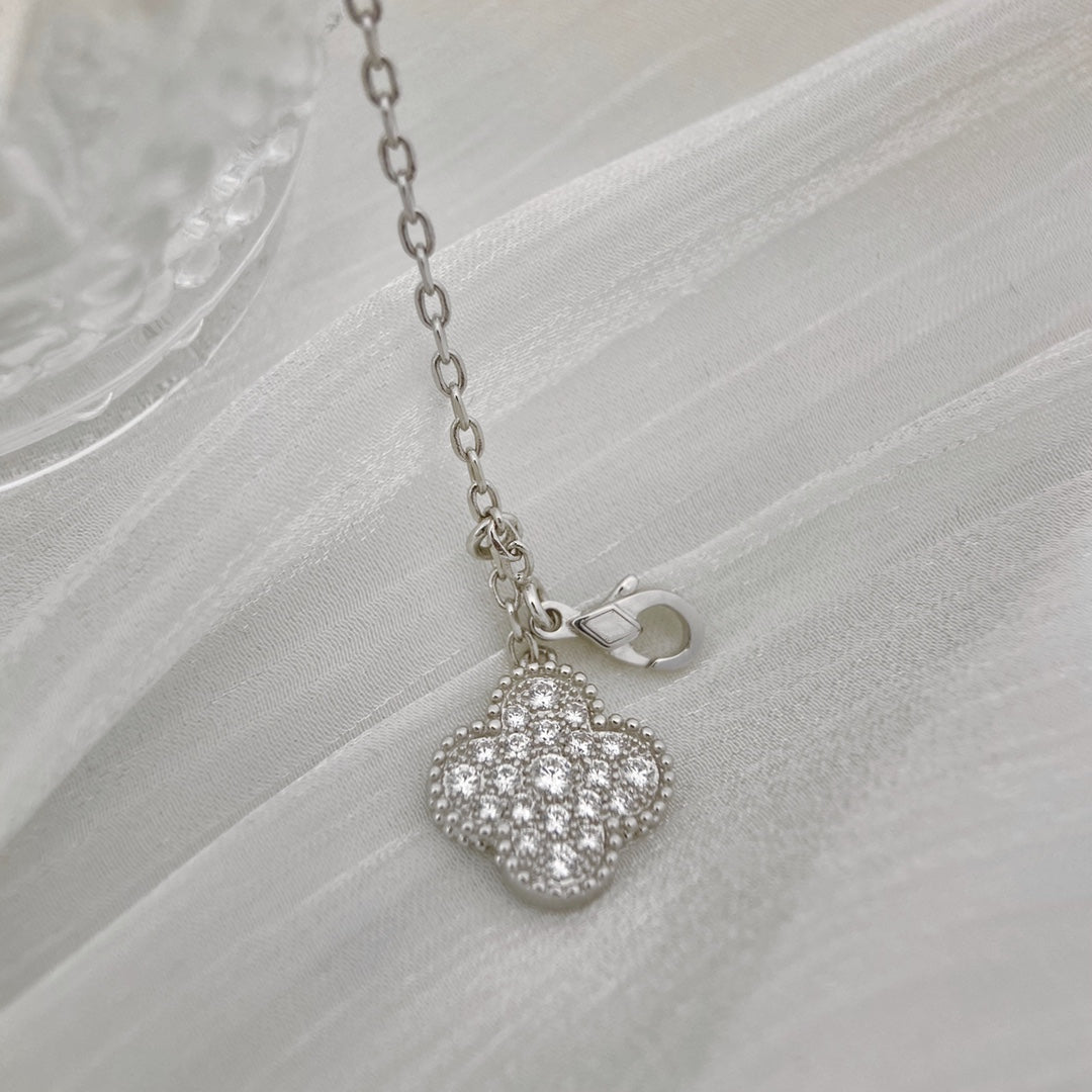 [Love More]CLOVER 5 MOTIVE SILBER DIAMANTEN HALSKETTE