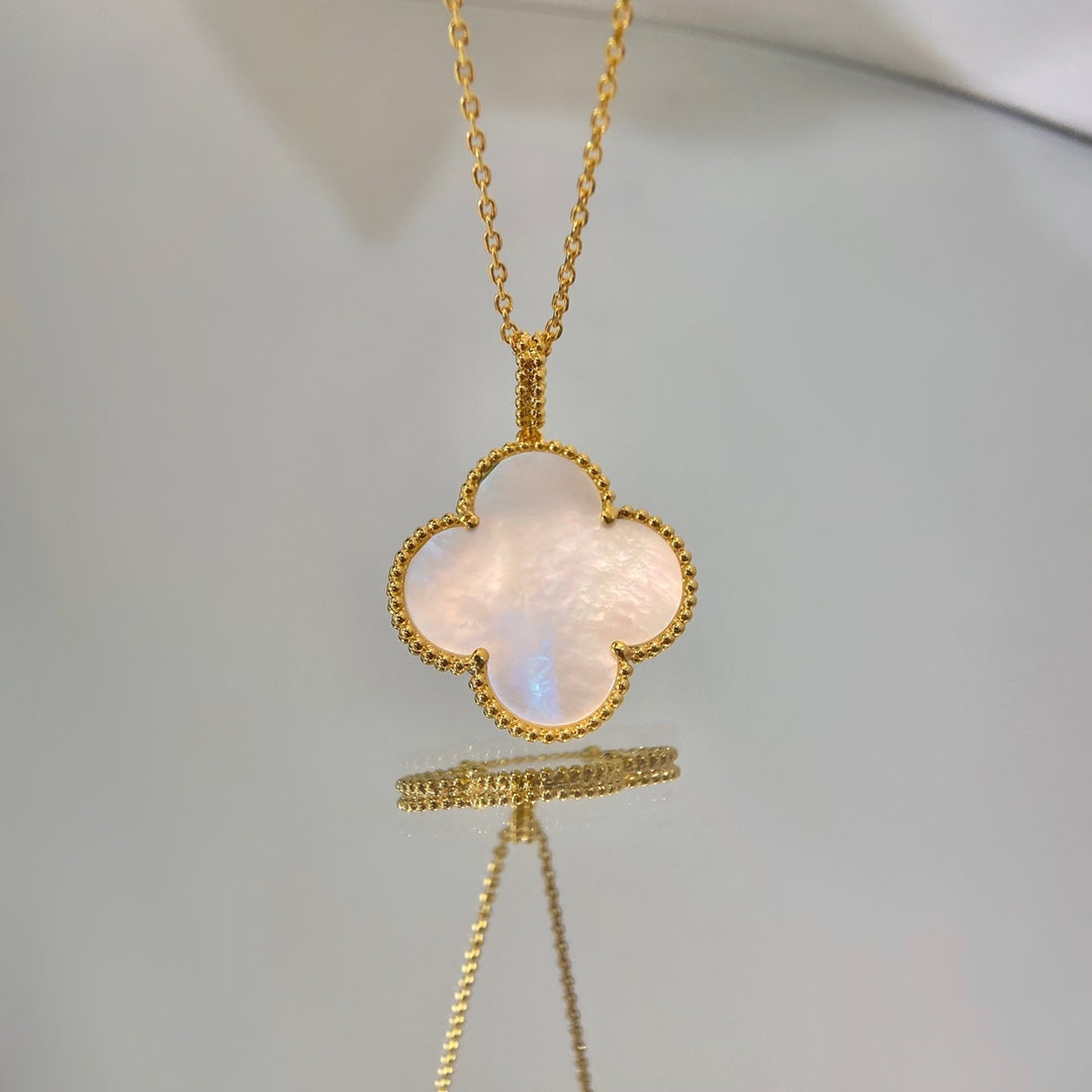 [Love More]CLOVER 25MM MOP LARGE PENDANT NECKLACE