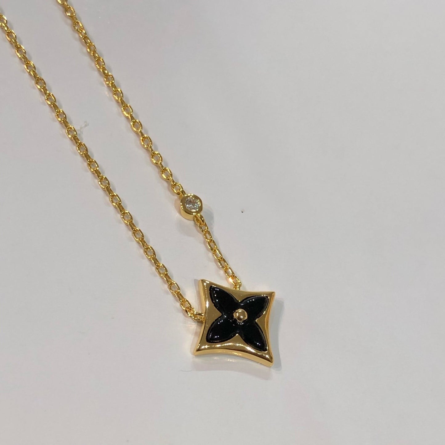 [Love More]STAR BLACK MOP NECKLACE