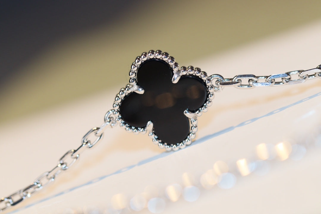 [Love More]CLOVER 20 MOTIFS ONYX DIAMOND SILVER