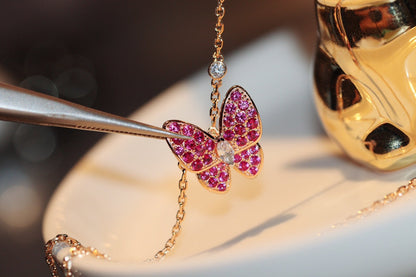 [Love More] SCHMETTERLING ROTE DIAMANT ROSÉGOLD HALSKETTE