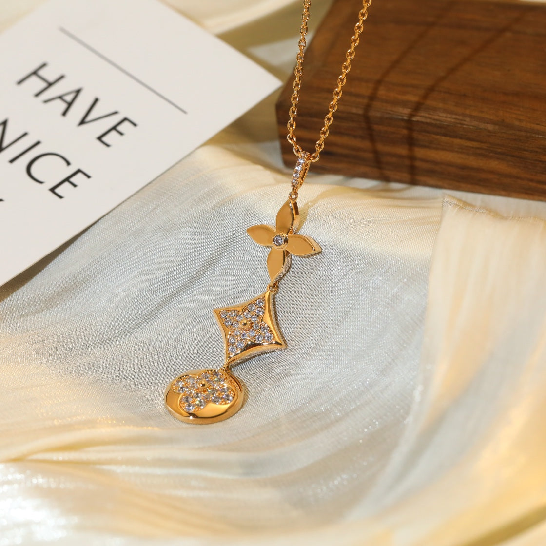 [Love More]STAR AND SUN DIAMOND PINK GOLD NECKLACE