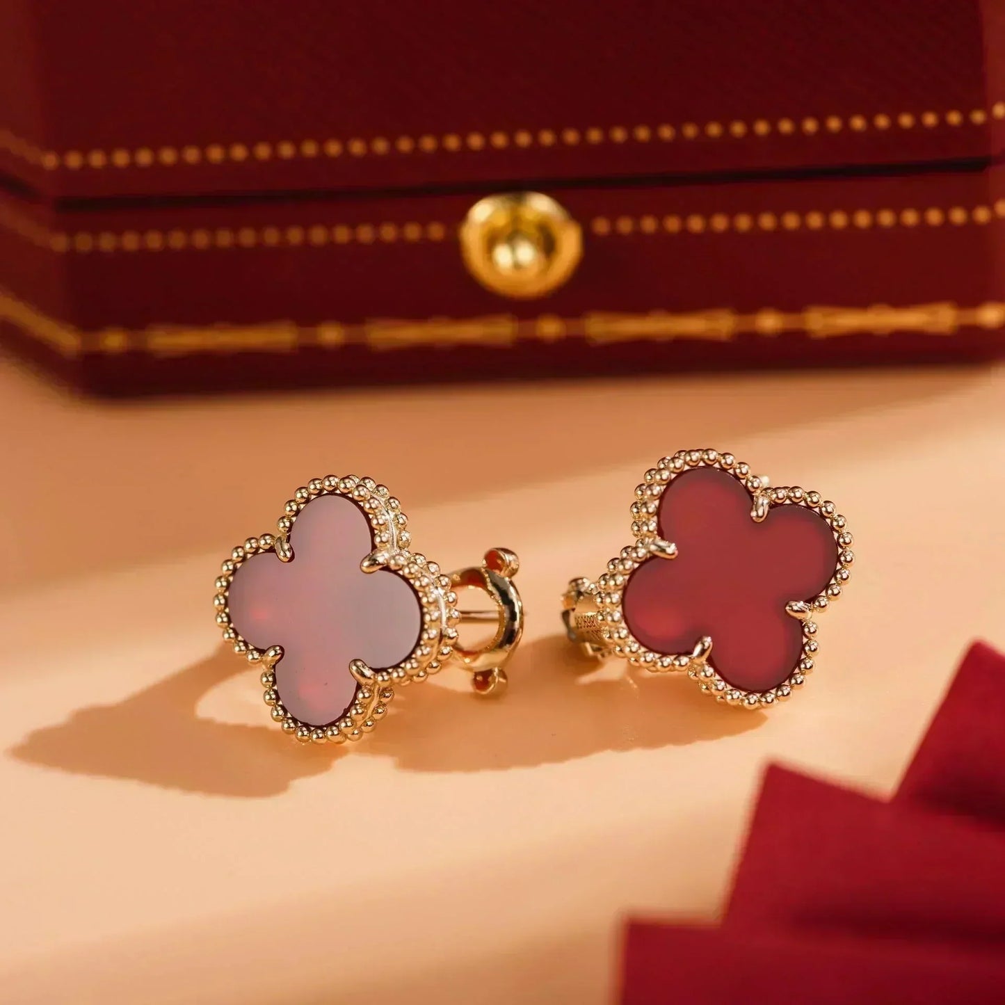 [Love More]CLOVER MEDIUM 1 MOTIFS CARNELIAN  EARRINGS