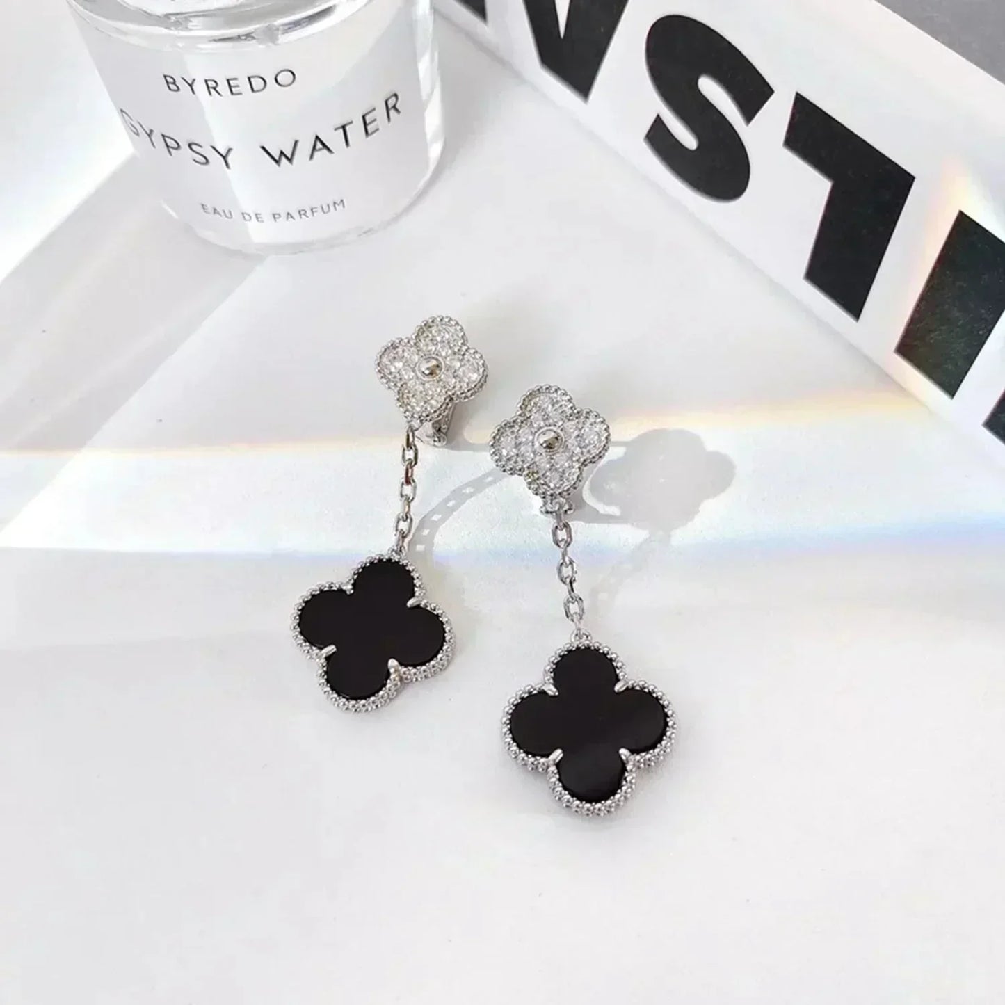 [Love More]CLOVER 2 MOTIFS DIAMOND ONYX OHRRINGE SILBER