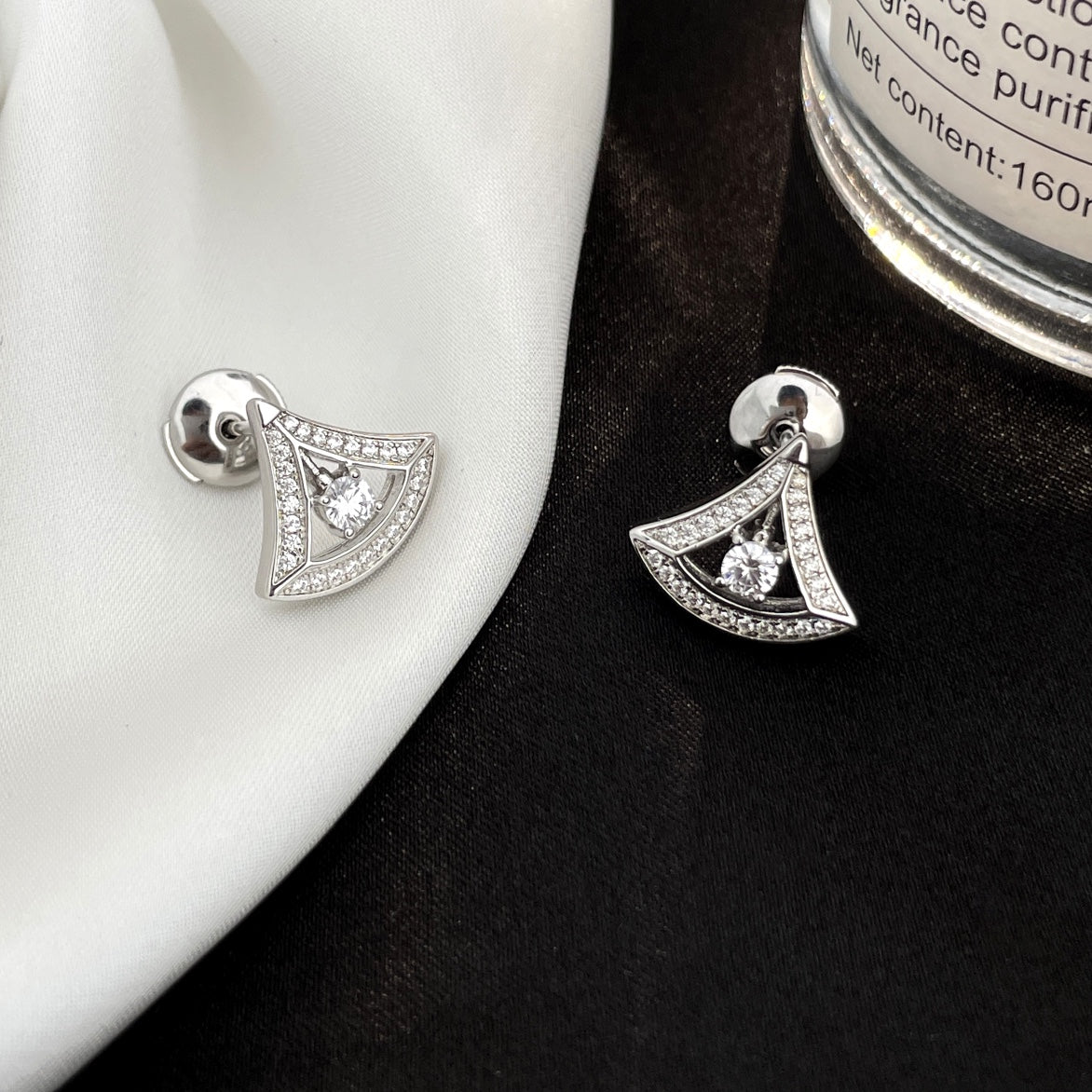 [Love More]DREAM MINI DIAMOND STUD EARRINGS