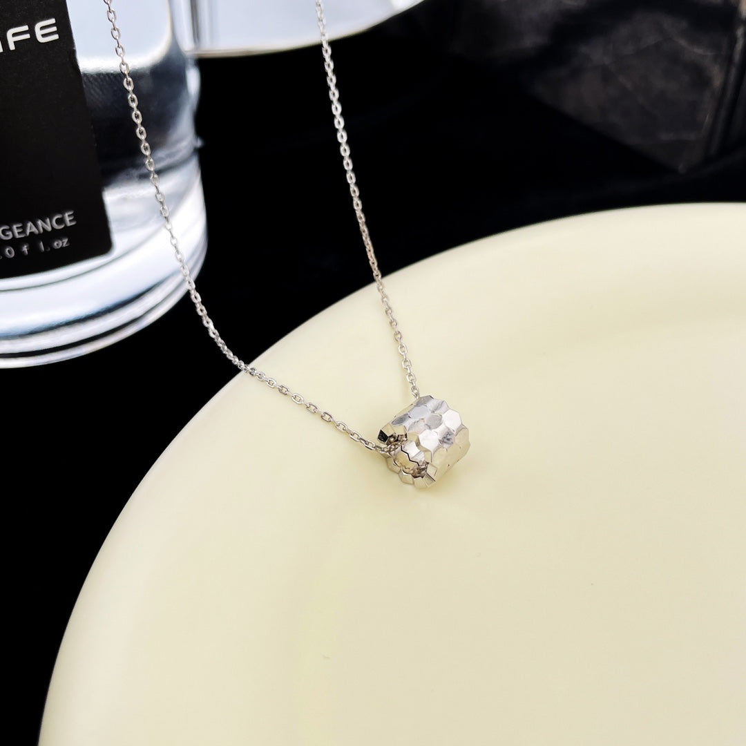 [Love More] BEE MINI ANHÄNGER DIAMANT HALSKETTE