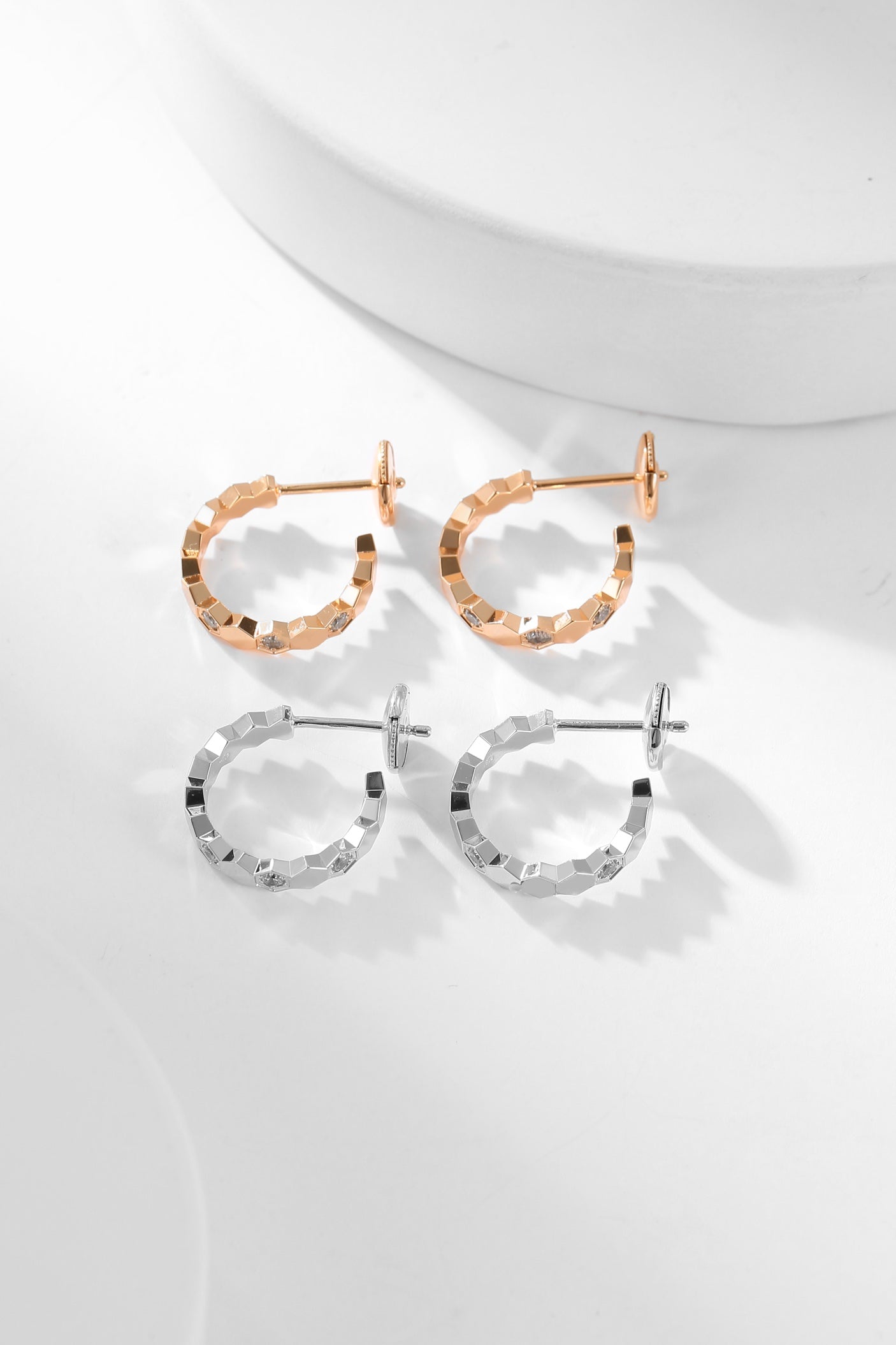 [Love More]BEE LOVE DIAMOND HOOP EARRINGS