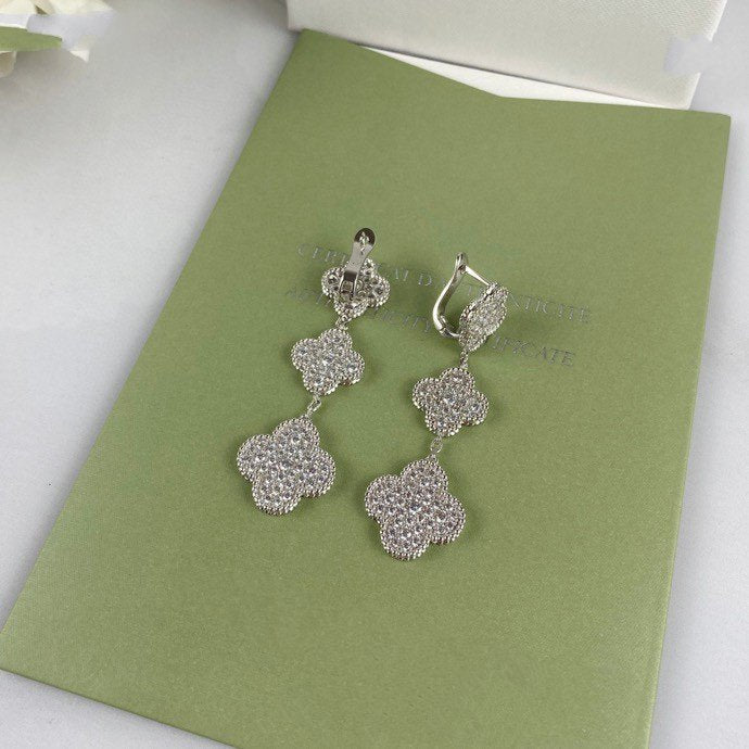 [Love More]CLOVER 3 MOTIF DIAMOND SILVER DROP EARRINGS