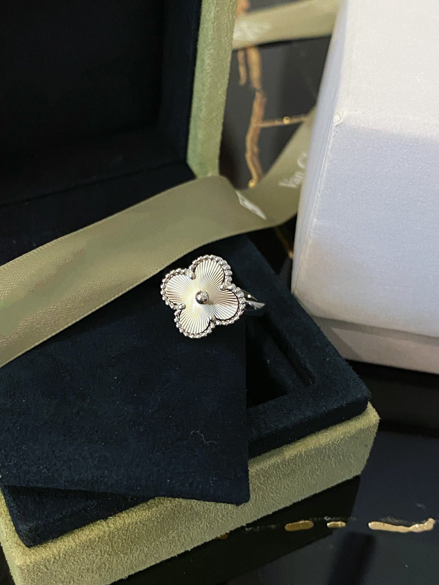 [Love More]CLOVER SILVER RING