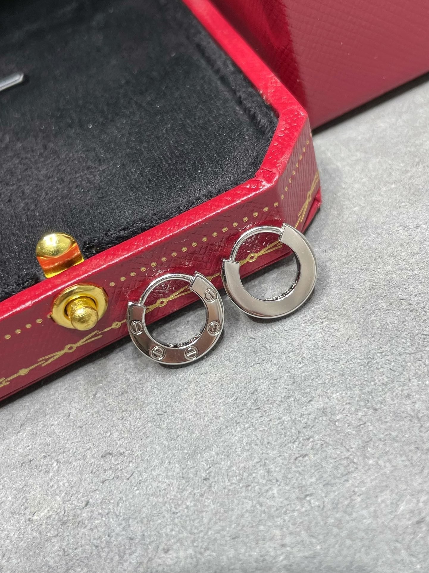 [Love More]LOVE MINI EARRINGS