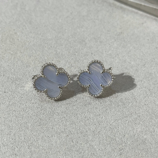 [Love More]CLOVER CHALCEDONY SILVER STUD EARRINGS