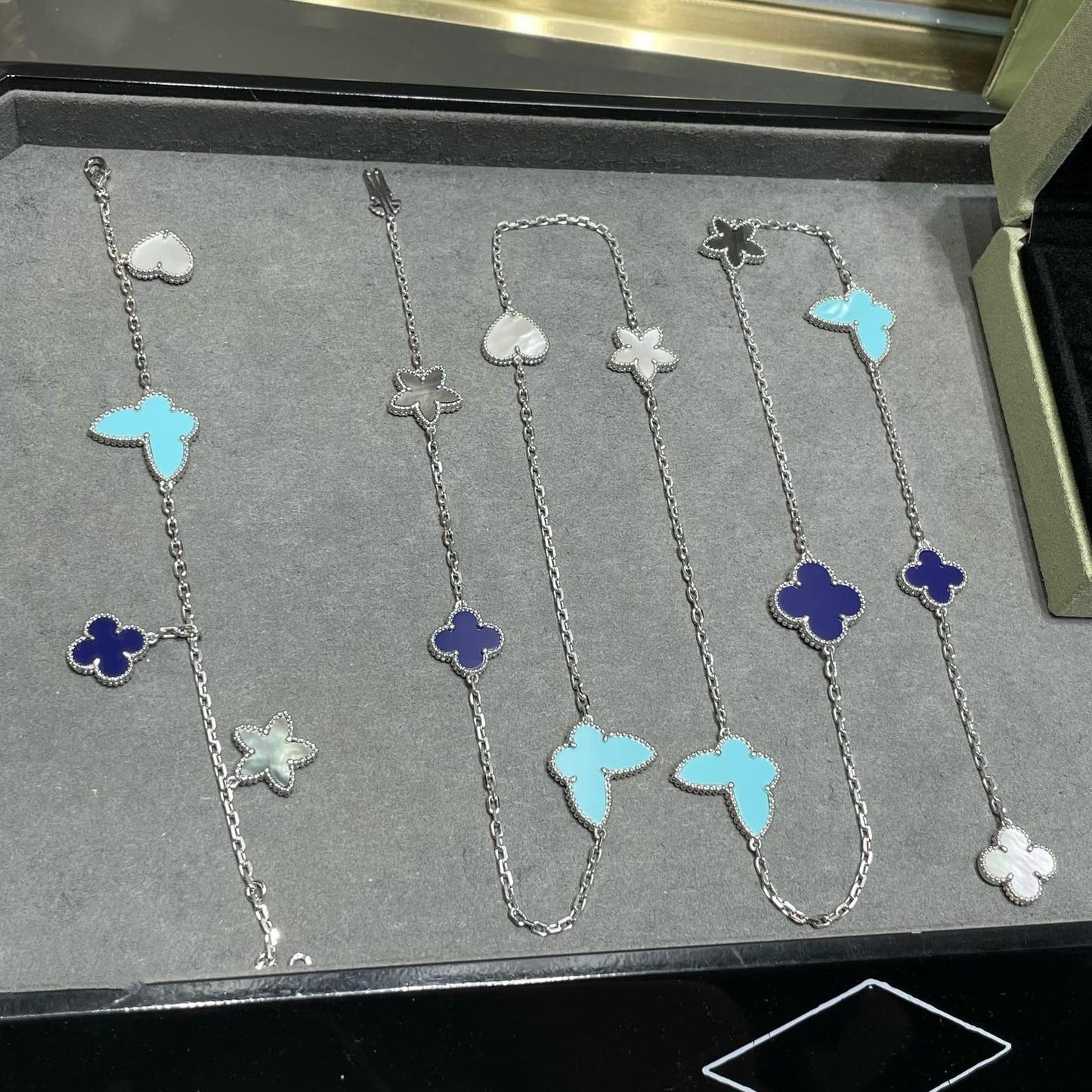 [Love More]LUCKY CLOVER SILVER 11 MOTIF NECKLACE