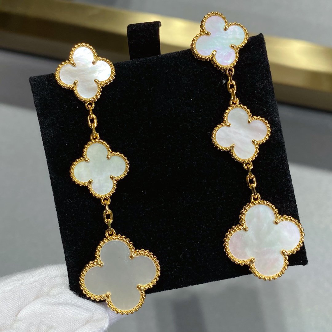 [Love More]CLOVER MOP 3 MOTIFS GOLD EARRINGS