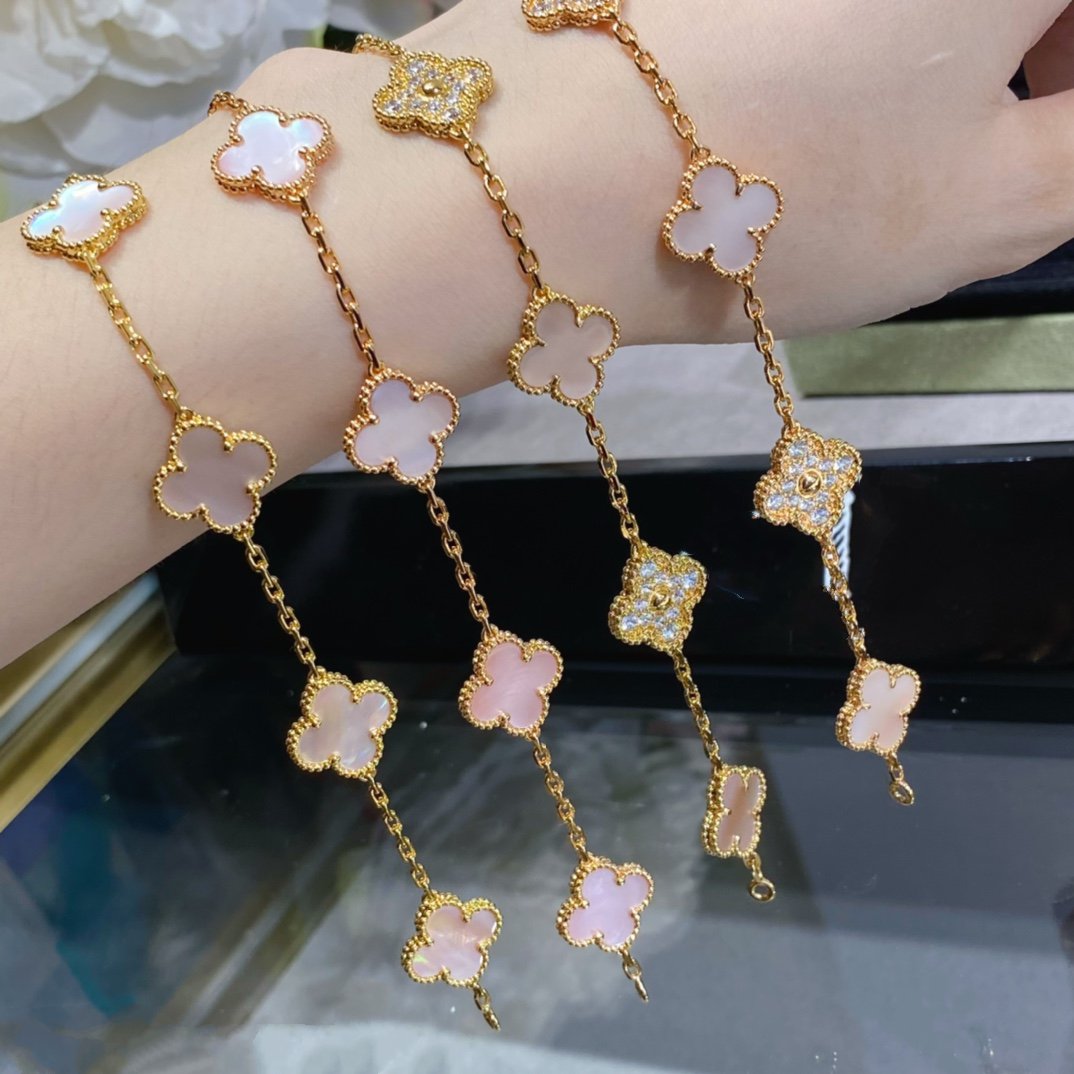 [Love More] Armband mit Kleeblatt-Motiv und Diamanten in Rosa und Roségold