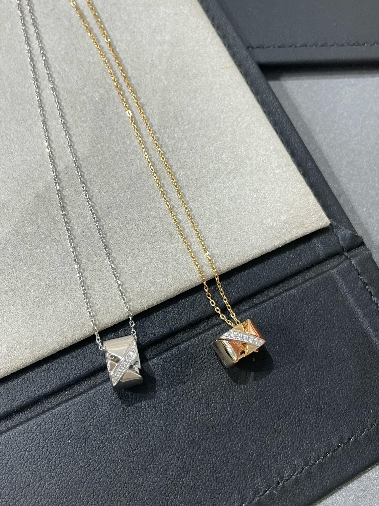 [Love More]LIENS EVIDENCE DIAMOND NECKLACE