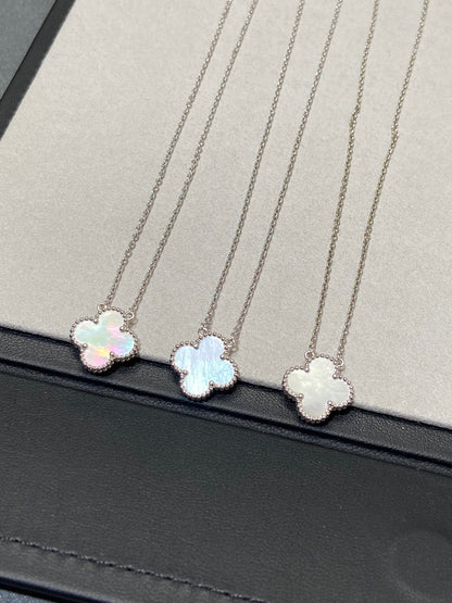 [Love More]CLOVER MEDIUM SILVER WHITE MOP NECKLACE