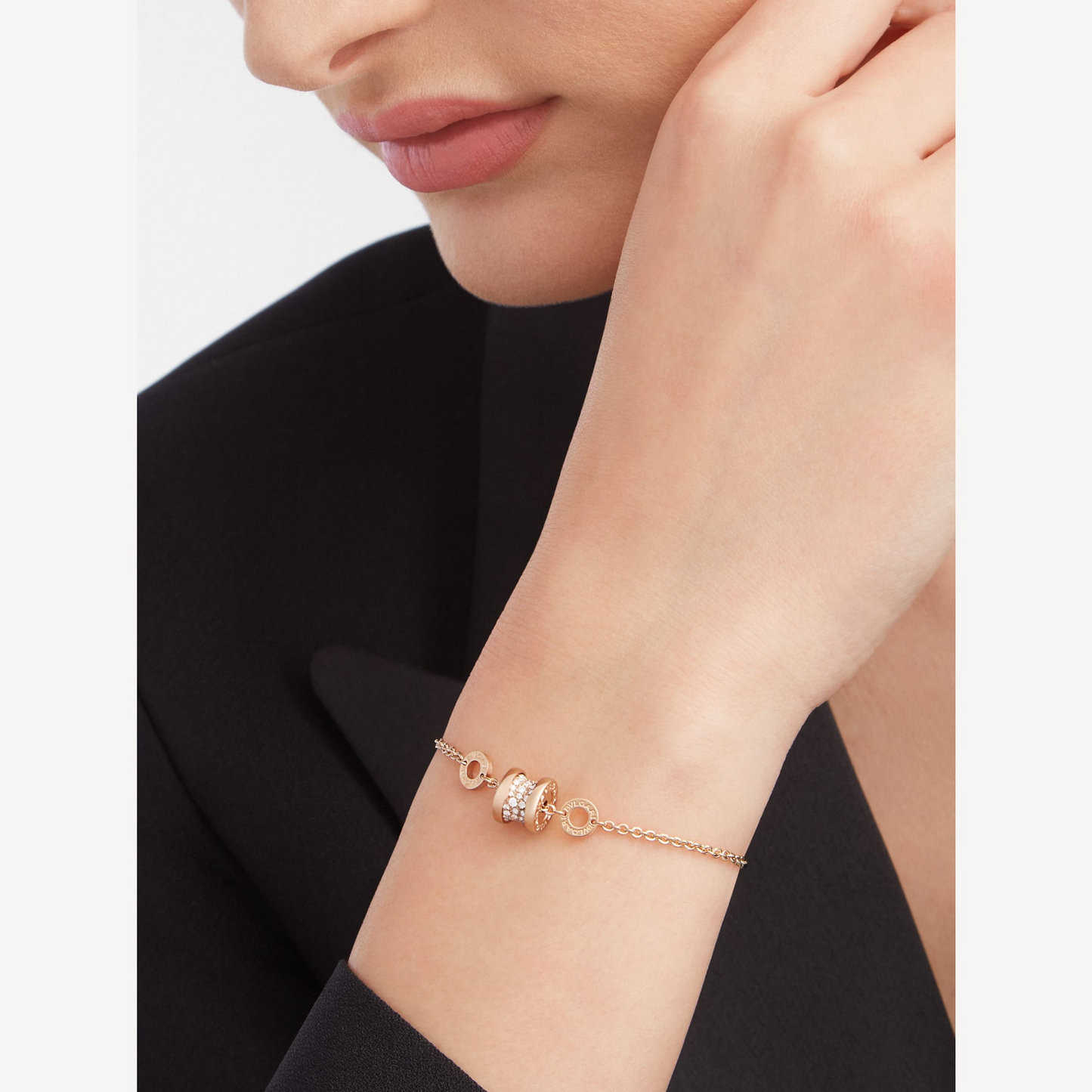 [Love More]ZERO 1 SOFT PINK GOLD WITH PAVED DIAMONDS ON THE SPIRAL BRACELET