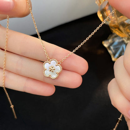 [Love More]LUCKY  WHITE MOP  PLUM BLOSSOM NECKLACE