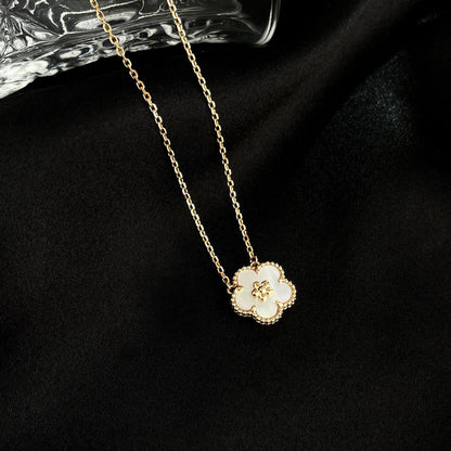 [Love More]LUCKY  WHITE MOP  PLUM BLOSSOM NECKLACE