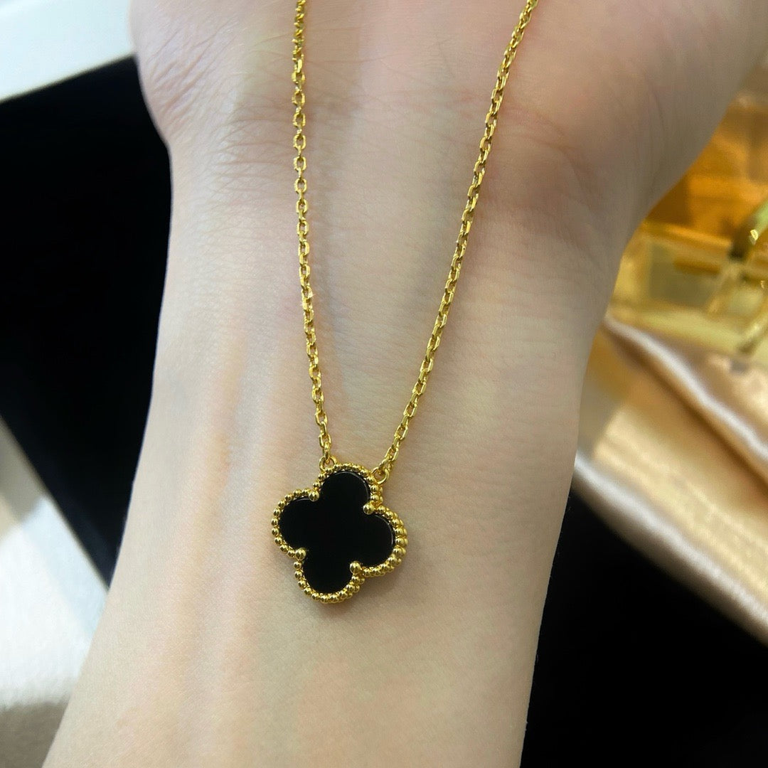 [Love More]CLOVER 15MM SCHWARZER ONYX EINZELNE BLUMENKETTE