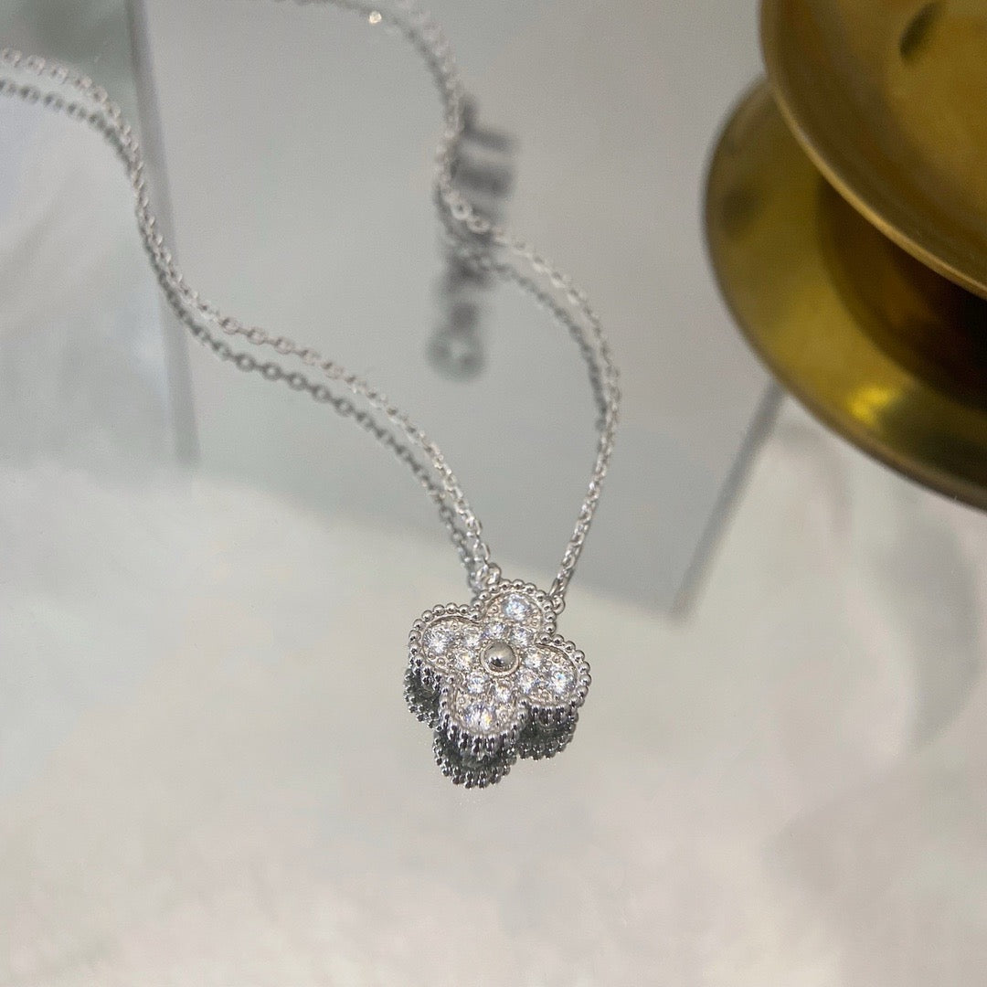 [Love More]CLOVER 15MM DIAMOND SINGLE FLOWER NECKLACE