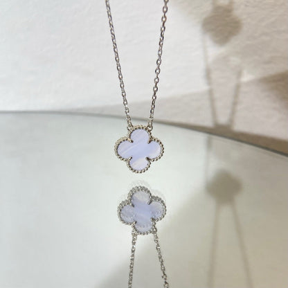 [Love More]CLOVER 15MM BLUE CHALCEDONY NECKLACE SILVER